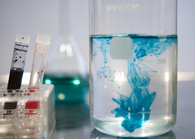 如何通過調整聚氨酯涂料厚涂快干劑的用量，實現對涂層固化速率的精確控制，以適應不同的施工要求。